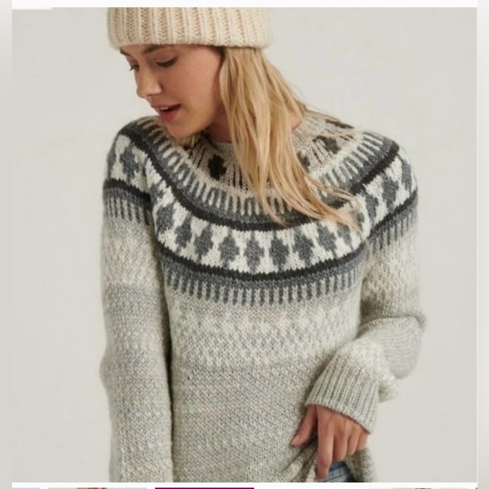 Women’s Lucky Brand sweater